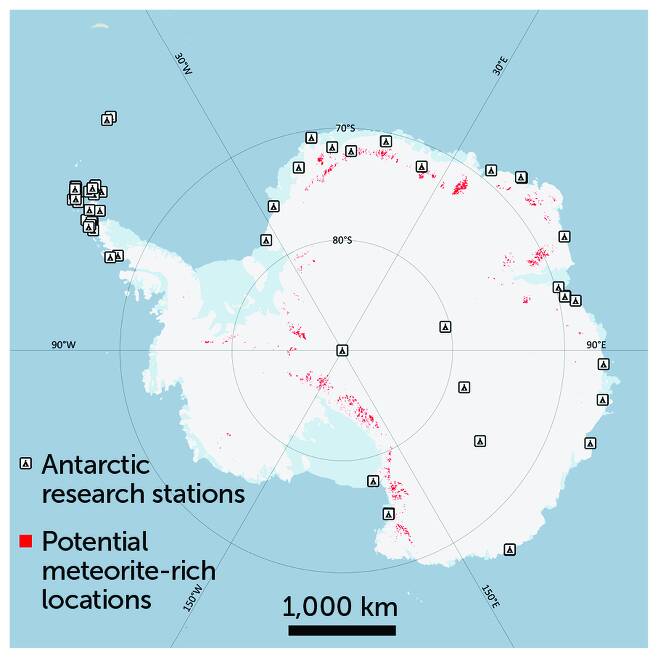 벨기에 브뤼셀 대학 연구팀이 개발한 남극 보물지도. 붉은색 점들이 운석이 많을 것으로 추측되는 지점이다.