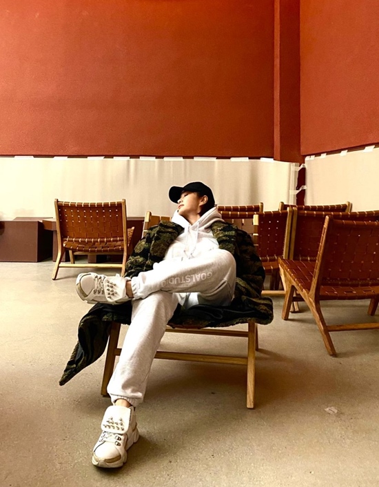 Actor Kim Hye-soo was spotted resting.Kim Hye-soo shared his photos on his Instagram Story function on the 7th.In the photo, Kim Hye-soo, who wore a ball cap in a hooded Tracksuit, was sitting on his back in a chair with his eyes closed as if he was taking a rest.Kim Hye-soo is wearing a comfortable aura while resting.On the other hand, Kim Hye-soo will appear on the Netflix series Boy Judge which will be released on the 25th.Photo: Kim Hye-soo Instagram