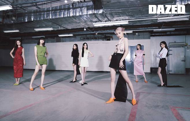 JYP Entertainment (hereinafter referred to as JYP) new girl group NMIXX has attracted a lot of attention by decorating its first solo fashion picture before the official debut.NMIXX will release its debut single AD MARE (Ad Mare) at 6 p.m. on the 22nd and cast an exit ticket in the music industry.Prior to this, he boasted a unique visual of seven people through the fashion picture in the March issue of Days.Lily (LILY), Haewon, Sulyun, Ginny, Baei (BAE), Jiu and Kyujin attracted attention by completely digesting the costumes of overseas fashion brands Prada and Miu Miu.I still showed off my photogenic aspect that I can not believe it was before debut, and showed off my new spirit to cause K-pop perception change.In a pictorial interview, Lily introduced NMIXX, saying, Its like a fantasy that has a story that cant be taken away for a moment, and each member is as clear and attractive as a character.The youngest Gyu-jin also said, The title song O.O (Oh) means a surprised look when we see it. I hope you can find it well because there are many shapes in lyrics and choreography.The debut song O.O is a title that symbolizes the eyes and exclamation that grew in surprise. Oh! (Oh), and it contains the confidence of the group to prepare for surprise surprise with unexpected novelty.They will show NMIXXs unique genre MIXX POP (mix pop), which has not been anywhere in harmony with famous composers such as THE HUB and Dr. JO.NMIXX is a group name that adds N, which means now, new, next, unknown n, and MIX, which symbolizes diversity. It has the aspiration of the best combination to be responsible for the new era.All members are Ginny with their ability to climb up, which is not limited to specific positions, signaling the birth of a power ace group consisting of 7 dances, 7 vocals and 7 visual members.They will officially release the debut single AD MARE and the title song O.O at 6 p.m. on the 22nd and decorate the K-pop 4th generation girl group finale.The debut single AD MARE was introduced to the world in July last year under the special name Blind Package.Under the information that JYP is a debut single limited edition of the new girl group newly introduced in February 2022, it made a pre-booking for only 10 days from July 16 to 25, 2021, and achieved the number of pre-orders of 61,167.JYP releases the debut single AD MARE light version thanks to the enthusiastic support of K-pop fans around the world.The album has been booked and sold on major online music sites in Korea since the 15th, and video call events will be held for buyers later.Interviews with the NMIXX pictorial, which boasts 50 pages, can be found in the March issue of Days and various official SNS channels of Days.