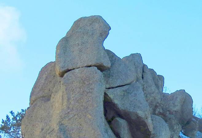 유달산 1등바위 꼭대기에 있는 엄지척 ‘좋아요’ 바위