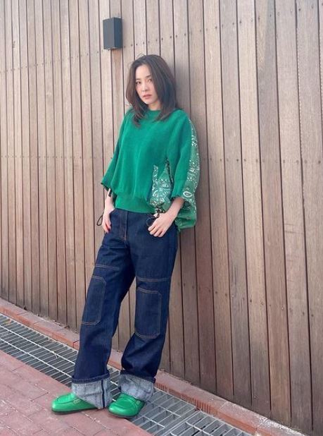 On the 22nd, Parksan Daraa posted a hash tag and photo on his instagram #King of Mask Singer # Impossible Girl # Coming.She poses naturally on the street and seems to be working on the MBC entertainment program King of Mask Singer schedule.Parks hair was adorned with a pair of flimsy denim, green knit and shoes, and she was recently described as weighing 41kg, which is very loose and eye-catching.Recently, Parksan Daraa has become a hot topic among many dieters, saying that he is a so-called cocoon (codcunst) diet that only eats one banana.