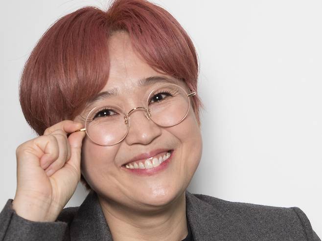 송은이는 10년마다 스스로를 리빌딩했다. 70살에는 명랑한 숲해설가가 되고 싶다고 했다./사진=고운호 기자