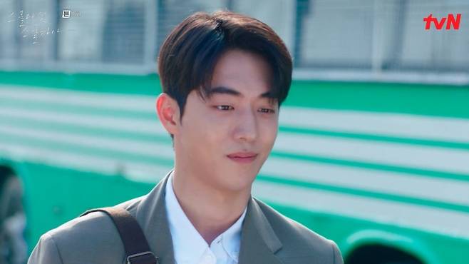 Nam Joo-hyuk and Kim Tae-ri were fatefully The Slap - they were real ties to meet again at any time.On tvN Twenty Five Twinty One broadcast on the 27th, Lee Jin (Nam Joo Hyuk) and Kim Tae-ris The Slap were drawn.Hee-do then asked Lee Jin to eat together, but beside him was already his boyfriend Hoi Tae-joon.Lee Jin was embarrassed to see the excitement of pouring out the sesame with a short sound of the tongue and the tongue.But Heedo and Hojin are the buddies of the third day of dating, and Lee Jin laughed, saying, You can not expect a real one.I was surprised to see you back there, said Heedo. I was so noisy, but I could hear you, Lee Jin said.I waited so long for you not to be hard, did your prayers work? said Heedo, It was a little hard, and I got up soon.Meanwhile, Hee-do, who was selected as the national fencing team, was in an accident that he lost his knife ahead of Kyonggi, so Hee-do went out to find the knife, and Lee Jin, who heard the news late, also helped.Lee Jin said, We will arrive at Kyonggi in 15 minutes and you will be free for 30 minutes and go to Kyonggi.No problem, he said calmly.Heedo laughed, saying, Thank you, today, and Lee Jin replied, Thank you too.On this occasion, Heedo reported on his farewell to Hojin and said, I actually wanted to break up, but there was nothing else?I really love to make a breakup, Im sad, stupid, he laughed, and Heedo recalled the past that he had suffered from a sudden breakup with him.At the end of the play, Lee Jin helped him to draw a picture of Hee-do who was in the final match with Yurim (Bona Boone), raising questions about the development.