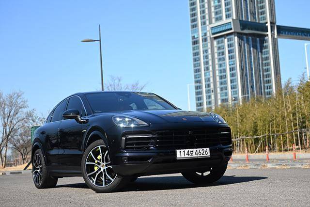 포르쉐 카이엔 E-하이브리드 쿠페 시승기