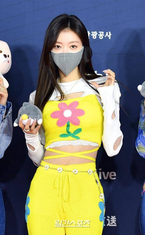 그룹 오마이걸의 유아가 23일 오후 서울 고척스카이돔에서 열린 제31회 하이원 서울가요대상 시상식 레드카펫에 참석해 포즈를 취하고 있다. 사진=스포츠서울 제공 2022.01.23