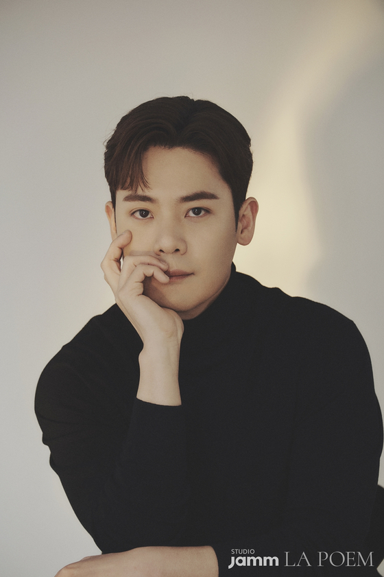 Rapoem announced his exclusive contract with Studio Jam (Lee Kyung-ran and CEO of Cho Seung-wook) on the official SNS today (10th) along with a new profile photo.They said: This year marks the third year of the formation of the rappoem, and Im glad that the rappoem and studio jam will be together at another starting point.I want to try a lot of planned things by pushing and following each other like shadows on the road.I will show you various aspects of rappoem that are always sweating and hard, so I would like to ask for your support and expectation. Park Ki-hoon said, I am really looking forward to being with the studio jam with a new start. Yoo Chae-hoon said, I am worried about showing more advanced appearance.I would like to ask for a lot of love for the move of the always challenging team rapoem, which has made a new leap forward. Jung Min-sung said, I will try harder every moment, relying on each other to show more meaningful appearance in the future. Choi Seong-hun expressed his will for a new start, saying, I would like to support the rappoem and studio jam to show another appearance.Rapoem is a Phantom Singer 3 winner, consisting of tenor Yoo Chae-hoon, Park Ki-hoon, counter tenor Choi Seong-hun and baritone Jung Min-sung.It has been loved by the public with Sungak Avengers which has music and artistry at the same time by releasing a number of albums, participating in O.S.T, and collaborating with musicians.Among them, rapoem is joining the studio jams No. 1 The Artist, and expectations are gathering more for future activities and synergy.Studio Jam is a K-pop entertainment studio founded by K-pop. As the hit makers who succeeded Phantom Singer with Cho Seung-wook PD and Kim Hyung-jung PD, there is a lot of interest in what kind of rapoem will show in the famous studio jam of music entertainment.In addition, Studio Jam will continue to discover and nurture promising The Artist along with the joining of rappoem, and will continue to grow together with generous support for its global advancement of its own The Artist.