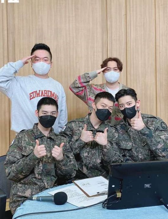 Actor Jang Ki-yong thanked Song Hye-kyo and Drama Im breaking up now team for coming to the military vision.On the 10th broadcast SBS Power FM Dooshi Escape TV Cultwo Show (hereinafter referred to as TV Cultwo Show), Chanyeol, Jang Ki-yong, and Kim Hyo-jin from the Armys creative musical Blue Helmet: The Song of Meisa appeared as guests.On this day, Chanyeol introduced himself as a corporal, Jang Ki-yong and Kim Hyo-jin as one disease.Jang Ki-yong, who was Enlisted on August 23 last year, said, I will be promoted to corporal in two months.Kim Tae-gyun was surprised, saying, I did not even know Jang Ki-yong was in the army.The stage is the first time, Jang Ki-yong said of musical.I originally liked dancing and singing, but this time I was first introduced to vocalization or choreography, but it was hard. But Im getting close with my senior colleagues and preparing to go up to the performance hard, Im so happy, he added.Asked if he plans to appear in musicals after his discharge, Jang Ki-yong said, Im holding my goal like that.Jang Ki-yong said, I have to do well. I have never danced in 31 years. When I saw my dancing, a fish was slick.At first, I did it, but I am a little bit fun and enthusiastic, so now I am not as good as the military actors, but I am doing my best, said Jang Ki-yong.One listener asked Jang Ki-yong, I was just filming Im breaking up now and went to the army. How do you feel? Do you want to see Hye-kyos sister?Jang Ki-yong said, I took a picture four days before I was Enlisted.I arrived at the self-made arrival and saw it a month later, and then I was so (shooting) because of Enlisted that I was so urgent that I said, Is that what I shot?I was awkward on TV and I was like, Is that me?It was a feeling, he said. I had a strange feeling, and when I saw the same motives and the Drama I took, it was a funny and fun memory.Asked if Song Hye-kyo had ever visited the Vision, he said, Song Hye-kyo has been a great force to come to see me as a whole of our Jihe Jung team.Photo: TV Cultwo Show Official Instagram