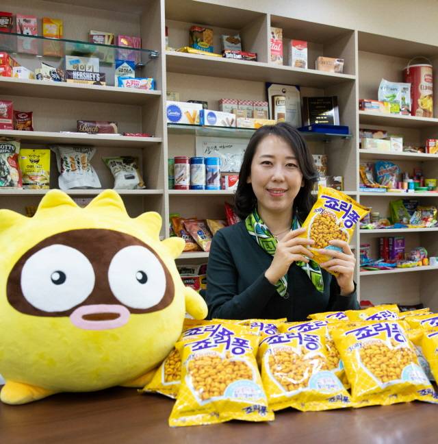 죠리퐁 마케팅 담당자 김민아 크라운제과 과장. /사진=크라운제과