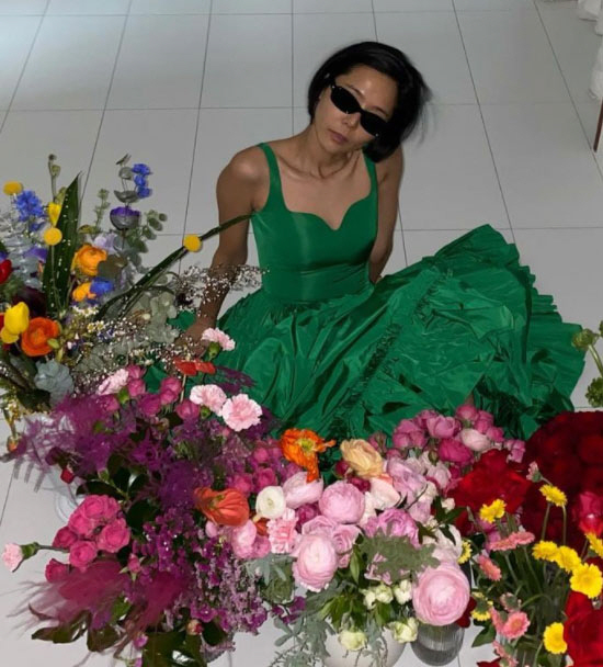 Broadcaster Kim Na-young shared a happy routine.On the 15th, Kim Na-young posted several photos on his instagram.Kim Na-young sits in the middle of a flower pot filled in the middle of the house.Kim Na-young, who posed for calyx in a green dress, boasts more beautiful beauty than flowers.In particular, Kim Na-youngs fashion sense, which is well-matched with the colorful flowers surrounding Kim Na-young, attracts attention.Meanwhile Kim Na-young is a single mother, raising her two sons; she is in public with painter and musician MY Q recently.