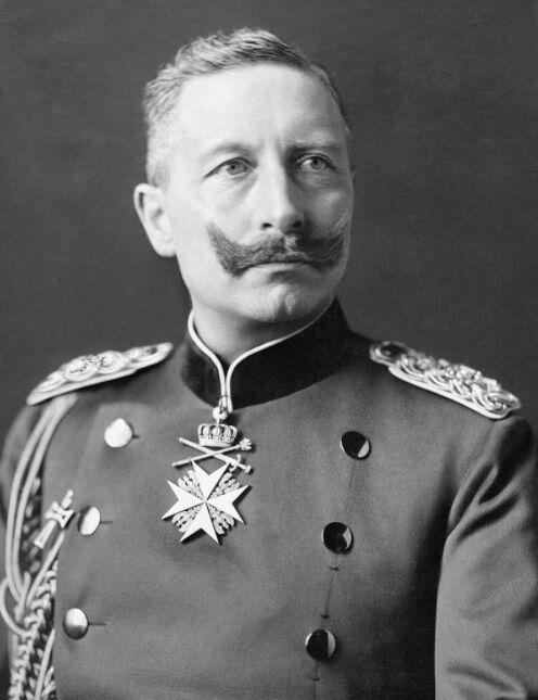 독일제국황제 (카이저) 빌헬름2세의 1902년 모습. 궁정사진가 촬영.