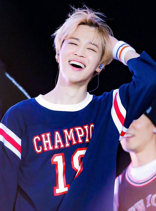 '국보급 러블리♥' 방탄소년단 지민, 눈웃음이 예쁜 애교장인 아이돌 1위