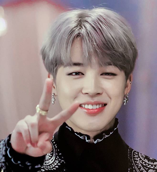 '국보급 러블리♥' 방탄소년단 지민, 눈웃음이 예쁜 애교장인 아이돌 1위