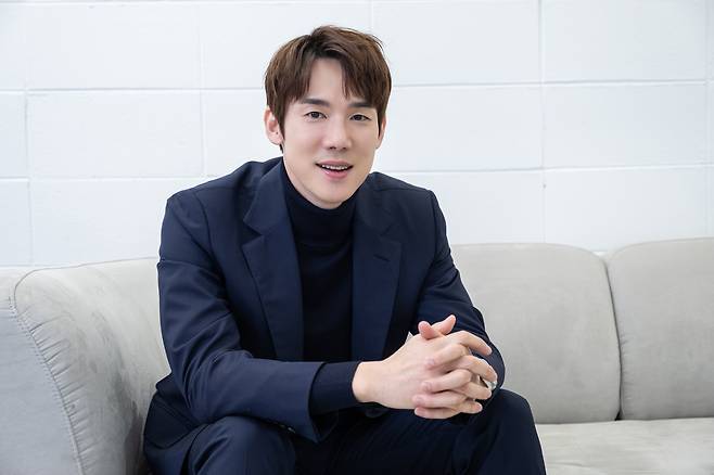 Seoul = = Actor Yoo Yeon-Seok said, I know you have not done it yet, when asked whether you plan to produce Season 3 (hereinafter referred to as Sweet Doctor 3) and whether you want to participate.Yoo Yeon-seok said in an interview with the film Vanishing (director Denny Dercourt) on the morning of the 29th, If you do Season 3, you will participate, but I heard that Season 3 is not easy for a while, I think it will not be easy to collect all of them and do Season 3 because they are working. He added, Everyone is pushing the coach, we are going to do Season 3, but I know you have not planned yet.This year, Yoo Yeon-seok is already celebrating his 20th anniversary of his debut; he made his debut in 2003 with Park Chan-wooks film Old Boy.I think that time has already happened, I think of my debut, and then I have a work by Shin Won-ho, who gave me a lot of love while working, and I think of the moments when I first stood on stage, said Yoo Yeon-seok. Its a lot of time, I think Ive lived really hard now.It is a lot of works, but if I ask myself if I can not do any more work after finishing the works I have done so far, I will be sorry if I ask myself. So when you ask this question again 10 years later, I still want to do more really good works. He added, So I will work harder to show better works in the future.The film Vanishing is a suspense crime thriller that takes place when an unidentified body of an unidentified person who flipped South Korea is found and faces the whole shocking event with the investigation of the international forensic scientist Alice (Olga Kurilenko) and the Detective Qin Hao (Yoo Yeon-seok Boone), who was in charge of the case.Directed by director Denny Derkur, who was nominated twice at the Cannes International Film Festival for Noteworthy Eyes.Yoo Yeon-Seok has Acted the Homicide Detective Qin Hao, who was responsible for the unidentified variant found by the river in the play.Meanwhile, Vanishing will be released on the 30th.