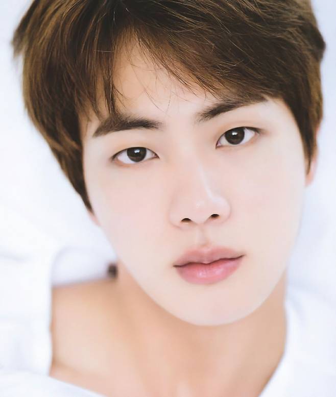 만우절마다 센스가 피어오른다..방탄소년단 진, 올해도 'KING'