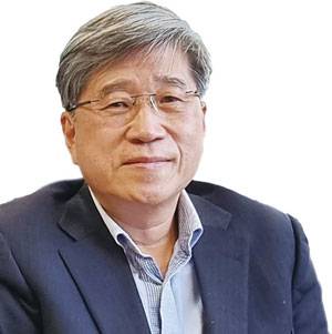 김경원세종대 경영경제대학장 전 대성합동지주 사장,전 디큐브시티 대표, 전 CJ 그룹 전략총괄기획 부사장, 전 삼성경제연구소 전무,전 삼성증권 리서치센터장