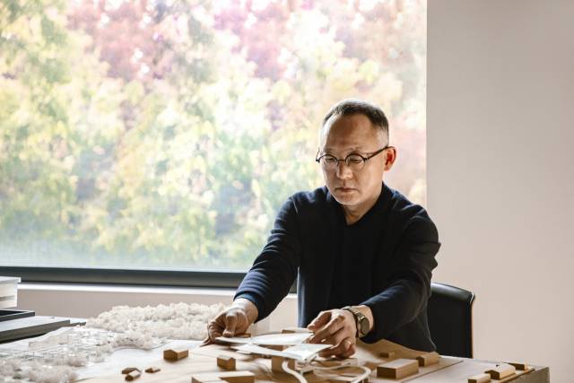 최욱 원오원건축 대표. 김인철·원오원팩토리
