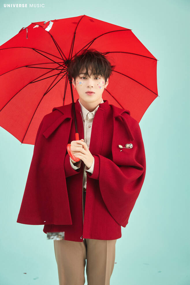 Global Fandom Platform Universe (UNIVERSE) on the 5th via the app and official SNS channel, LA LA POP! (La La Pop!) by Ha Sung-woons new songTwo concept photo shows were released.Ha Sung-woon in the public photo boasts a unique visual in harmony with the pastel tone background of a refreshing feeling.The smile of wearing an umbrella in a scattered petal creates an atmosphere like a prince who has ripped off a fairytale.Especially, the stars, balloon pattern stickers and red cloaks attached to both balls remind me of a fantasy concept like Fairytale, raising the curiosity about the new song LA LA POP!Universe will be playing this new song LA LA POP!The event, which has been celebrating its release, will be held together with offline fans Love Live! Show and Love Live!Call (LIVE CALL).The event will be held on April 16 (Saturday) at 2 p.m. and 5 p.m., respectively.Those who wish to participate can apply simultaneously from 10 am on the 7th (Thursday) to 23:59 pm on the 10th (Sunday). For more information, please visit the Universe app and official SNS.On the other hand, Universe Musics new song LA LA POP! will be released on various online music sites at 6 pm on the 14th.