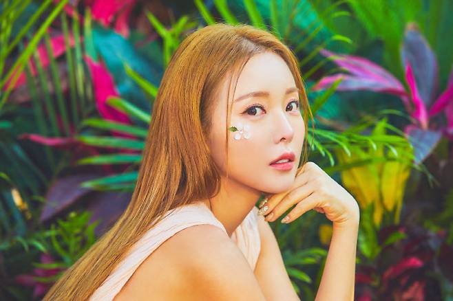 Hong Jin-young, who met with the new song Viva La Vida on the 5th, a day before the release, said, I was worried about whether to do a comeback or not.I have a fear of being back in public even now, he confessed.I am going to go back to the attitude of a newcomer and try to work, he said. I will slowly build up with the idea of ​​starting again from the beginning.Hong Jin-young denied the allegations of plagiarism over his masters thesis submitted during his trade at Chosun University shortly after the announcement of his new song No in November 2020.Then, when Chosun University concluded the paper by plagiarism after deliberation by the graduate committee, it apologized late, saying, I will acknowledge and reflect on everything.Hong Jin-young said, When I thought I had accomplished it, there was a controversy.I think I was only in a hurry to excuse myself for the fear of losing everything I had accumulated in a moment and not being on stage again.I wanted to say sorry to those who liked and cheered me up, he said.Im reducing my medication because of my health, but I still go to the hospital now and then, because Im unstable, I cant sleep well and I take sleeping pills, Hong Jin-young said.Hong Jin-young said that he was able to stretch his activities thanks to the encounter with a new song Vivah La Vida written by a hitmaker Cho Yeong-su composer who has been breathing for a long time.Cho Yeong-su is the author of Hong Jin-youngs representative songs such as Battery of Love, Living, and Tonight.(Joe) Young-soo contacted me often during his break and gave me strength. Singer needs a good song to come back.I was encouraged to come back because my brother thought of me and made me a good song.Hong Jin-young said, I was worried about coming back with a sad atmosphere, but I opposed it around.There were many opinions that it would be better to show the original figure as it is a singer known for her exciting song, Battery of Love, and bright energy.In the meantime, Youngsu gave me a very light song, he said. I am worried about what if the song and the music video look like a person who is not worried because the atmosphere is exciting.I want you to know that I did not do it with comfort. I am not a part of my co-writing, he said of the meaningful lyrics That tears are far away.I wrote a part like Ill rest a little today and a day without meaning.I can say that it is the lyrics that contain my heart, as there were many days when I actually spent it without meaning.Hong Jin-young said he plans not to appear in the entertainment program for the time being, to focus on showing the image of Singer Hong Jin-youngThankfully, I have received a lot of contacts from the entertainment industry since the news of the comeback, but it has all been passed down.Its because I came back with the desire to show Singer Hong Jin-young, he said. SBS popular song is likely to be the only broadcast activity.Hong Jin-young, who has been living on SNS for a while, said, I am going to look at online reactions on the release of the new song because it is a comeback for a long time.Im thinking about driving comments and messages I havent seen before. He said, Id be really grateful if I had a response like Im cheering and Ill listen to you.I want to give the people who listen to the song with a new song a feeling of resting for a while. 