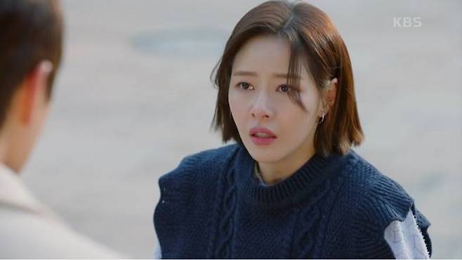 모든 거짓말이 들통나고 이영국 집에서 쫓겨나는 조사라의 모습. 박하나는 해당 신을 명장면으로 꼽았다. KBS2 ‘신사와 아가씨’ 캡처