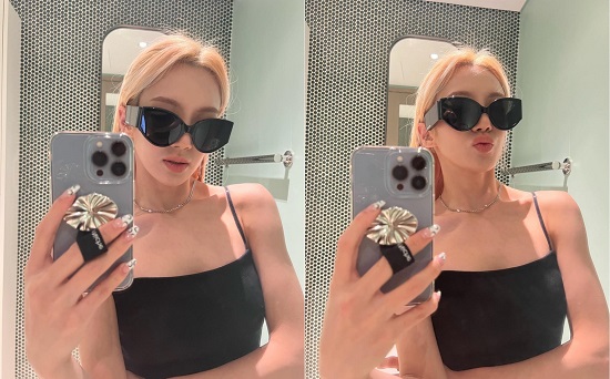 On the afternoon of the 11th, Hyoyeon posted a mirror self-portrait with the phrase Fang Pang Pang Pang on the cool ee in his instagram. In the photo, Hyoyeon matched black sleeveless dress and black Sunglass Hut together.It was a fashionista, and it showed a neat and stylish aspect.In addition, Hyoyeon appealed to femininity with a forearm line and a deep-pinned clavicle line. Fans responded to Hyoyeons self-portrait, which showed various expressions toward the camera.Photo = Hyoyeon Instagram