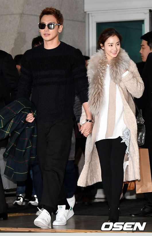 Actors Hyun Bin and Son Ye-jin went on their honeymoon yesterday (11th).Hyun Bin and Son Ye-jin were on the United States of America Planes via the International Airport on the day, 11 days after the ceremony.According to officials, the two will visit United States of America New York and Los Angeles. They have not discussed specific schedules.The couple showed up at the airport with a time difference. They greeted the reporters.The airport fashion of two simple and dandy people caught the attention of fans. Hyun Bin, Son Ye-jin chose a neat design costume as if it were tailored in advance.For the Hyun Bin, she completed her fashionable fashion with a white T-shirt under black, Son Ye-jin completed a light jeans and white T-shirt and creamy jacket.So what was the airport look like on the honeymoon of other star couples? singer Rain and actor Kim Tae-hee left Honeymoon in Bali, Indonesia, in 2017.The two men, who got out of the same car side by side, held hands and gave a romantic atmosphere.At the time, Rain wore sunglasses in all black fashion, and Kim Tae-hee matched a white top with a black under-the-black, beige outer.The airport was almost paralyzed because of the crowd of reporters and fans, and the couple stood in front of the reporters for a while, smiled or thanked them, and left.Actors Lee Byung-hun and Lee Min-jungs honeymoon departure route has also been reexamined; the two headed to Maldives via Incheon International Airport in 2013.They appeared at the airport in comfortable casual wear, and greeted the reporters with their hands in hand.Lee Byung-hun added charm by donning a checkered shirt and white pants, while Lee Min-jung added a touchy cardigan and jeans.Again, I gathered the fashion of Honeymoon airport of star couples who became a hot topic.