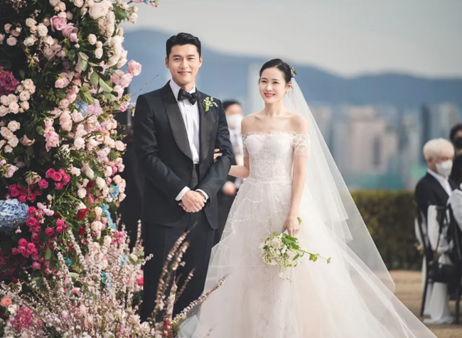 Actors Hyun Bin and Son Ye-jin were on their way out for their honeymoon after the movie-like marriage ceremony.On the 11th, Hyun Bins agency VAST Entertainment said to the official SNS account, On the 31st, the Hyun Bin & Son Ye-jin actor finished the marriage ceremony with your support and blessing.Thank you for your support again. He uploaded several photos of the marriage scene of Hyun Bin and Son Ye-jin.The photo featured a Hyun Bin in a tuxedo and Son Ye-jin in a wedding dress; the two men were affectionately clasped or arm-in-arm.A smile on the face conveys the happiness of the two people.Especially, even if you stand still, the visuals of Hyun Bin and Son Ye-jin, like the main character in Walt Disney Pictures movies, are admirable.The couple, Hyun Bin and Son Ye-jin, joined together in the 2018 film Negotiations and the 2020 TVN drama The Unbreakable of Love.In this process, the two men, who had been involved in various rumors, officially recognized their devotion in January last year and announced marriage in a month.The marriage ceremony was held at Aston House in Grand Walkerhill Hotel in Gwangjin-gu, Seoul on the 31st of last month.Actors Han Jae-seok, Hwang Jung-min, Sharing, Gong Hyo-jin, Jeong Hae-in, and Ha Ji-won attended the marriage ceremony, which was thoroughly held privately.After the marriage ceremony of the century, interest in the honeymoon of the two people was also poured.On the afternoon of the 11th, Hyun Bin and Son Ye-jin are leaving for United States of America Los Angeles through the Incheon International Airport.According to the report, Hyun Bin arrived at the airport at 5:30 pm and Son Ye-jin arrived at the airport at 5:40 pm.The two men, who showed up at the airport by 10 minutes, each took a procedure and decided to board separately.The first arrival, Hyun Bin, immediately went through the procedure, and Son Ye-jin, who arrived afterwards, replied, I went first to the question of the reporter Do not you move together?In particular, the agency has kept a secret with the answer I do not know about the honeymoon of the Hyun Bin and Son Ye-jin couple.The honeymoon departure of the couple, Hyun Bin and Son Ye-jin, was reportedly caught as an accidental opportunity.At the Incheon International Airport, reporters gathered to shoot Jenny, and when they heard that the Hyun Bin and Son Ye-jin were leaving for their honeymoon, they took a picture of their departure.The two, who were like movies on their way out, will arrive at United States of America Los Angeles on the 12th (Korean time) and continue their honeymoon schedule.One media reported that the Hyun Bin and Son Ye-jin arrived at the Tom Bradley terminal at LA International Airport.Unlike the time difference at the time of departure, he stepped on the arrival hall with a friendly drag on the spot.In addition, it was reported that the fans who visited the airport responded to the congratulatory greetings, took pictures together, signed autographs, and showed fan services.DB, VAST Entertainment
