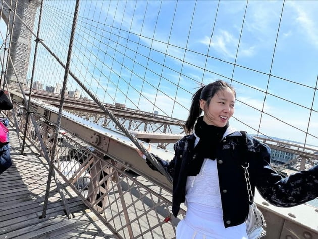 Actor Kim Jung-min shared his daily life in New York City in the U.S.Kim Jung-min posted several photos on his 16th day with his article The appearance of many lines led to #brooklynbridge # NYC # trip # spring # maturity # future # timing.In the photo, Kim Jung-min is looking down at passing cars in Brooklyn Bridge, New York City, and he is enjoying the clear weather with a nomask under the blue sky.Kim is also smiling brightly against his legs, and he seems to be thinking about the lines leading to the Brooklyn Bridge.Meanwhile, Kim made his debut in 2003 through the drama Rounding 1, and later appeared in the Get It Beauty series.