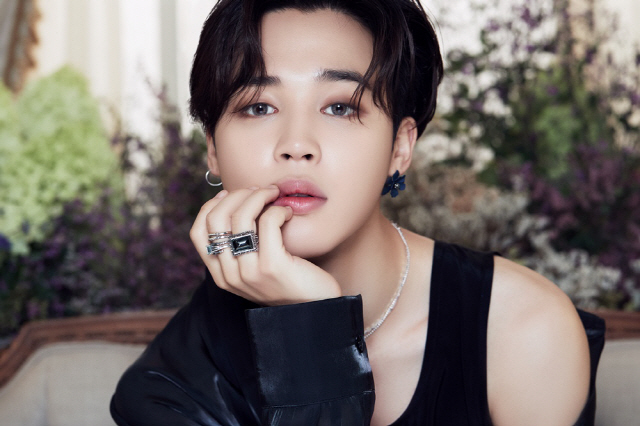 It was later announced that Jimin, a member of the group BTS, was behind in health insurance premiums.BTS agency Big Hit Music said on the 24th, The company received the mail that arrived at the Artists accommodation first and delivered it to The Artist.Jimin has not been aware of the delinquency due to overseas schedules and long-term vacations since the end of last year, and after confirming it, he has paid the full amount of the delinquency and has now been closed, he added. I apologize for the inconvenience to the artist and fans because of the companys work culpability.The media reported that Jimin had seized Jimins Hannam apartment, which Jimin bought for 5.9 billion won in May last year, after the National Health Insurance Corporation seized it.This case was missed due to a mistake about some mail in the process of receiving the mail arriving at The Artists accommodation first and delivering it to The Artist.Jimin has not been aware of the delinquency due to overseas schedules and long-term vacations since the end of last year, and overseas schedules.I apologize for the inconvenience to The Artist and fans due to the companys work failure.