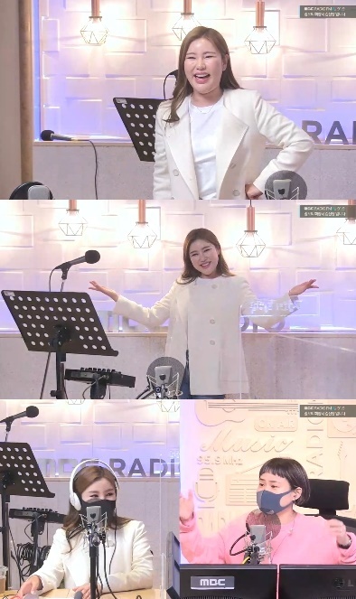 Song Ga-in showed his filial piety.Singer Song Ga-in, who made a comeback as the third full-length album Songa in the MBC FM4U Its Kim Shin-youngs Hope Song of Noon (hereinafter referred to as Elf Princess Lane) and Live On Air corner, aired on April 28 as a guest.On this day, Song Ga-in had time to answer the listeners questions.Song Ga-in responded to the question of whether he saw the drama Palace virtual casting, which is 50% of the audience rating at the time of confirmation.In the virtual casting, Song Ga-in was mentioned as Shin Chae-kyung, Lim Young-woong Lee Shin, Lee Chan-won Lee, and Hongja Min Hyo-rin.When asked if he would accept the actual casting, Song Ga-in replied, I can not act, I will be a singer who only sings.However, Song Ga-in predicted that this will not be a joke, and the elderly fans all over the country will like it too much.Another listener asked what he was preparing for his parents present on Parents Day, and Song Ga-in replied, I usually do not have a special day and I am doing well in my usual life.Father is a country man, so he does farming, so he does not do anything.The fans buy it like that. Youre a friend of the fans. Every time you go, youre wearing something new.Where did you get it? Yongzheng Empire Friend bought it, and Yongzheng Empire Friend bought it from head to toe.I didnt have anything to buy, he said.My mother wanted it a little material, Song Ga-in said, but this time I bought a gold lady.When you perform your mother, put it on. Song Ga-in said, Mom, Father country people, and they are humble and do not have luxury.My mother did not tell me, but she laughed. How much money is it, the gold price is up?