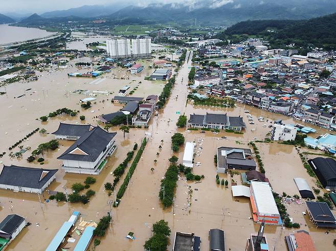 2020년 8월8일 물에 잠긴 전남 구례군 구례읍 전경.ⓒ구례군청 제공