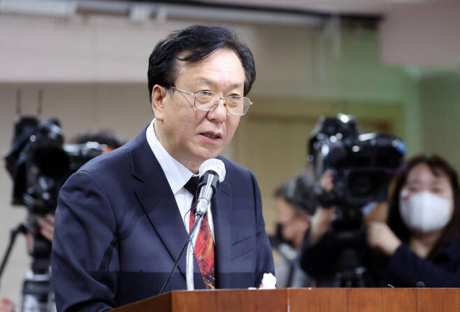 정호영 보건복지부 장관 후보자가 4월17일 서울 중구 국립중앙의료원에서 열린 기자회견에서 자신과 자녀를 둘러싸고 제기된 각종 의혹에 대해 해명하고 있다. ⓒ연합뉴스