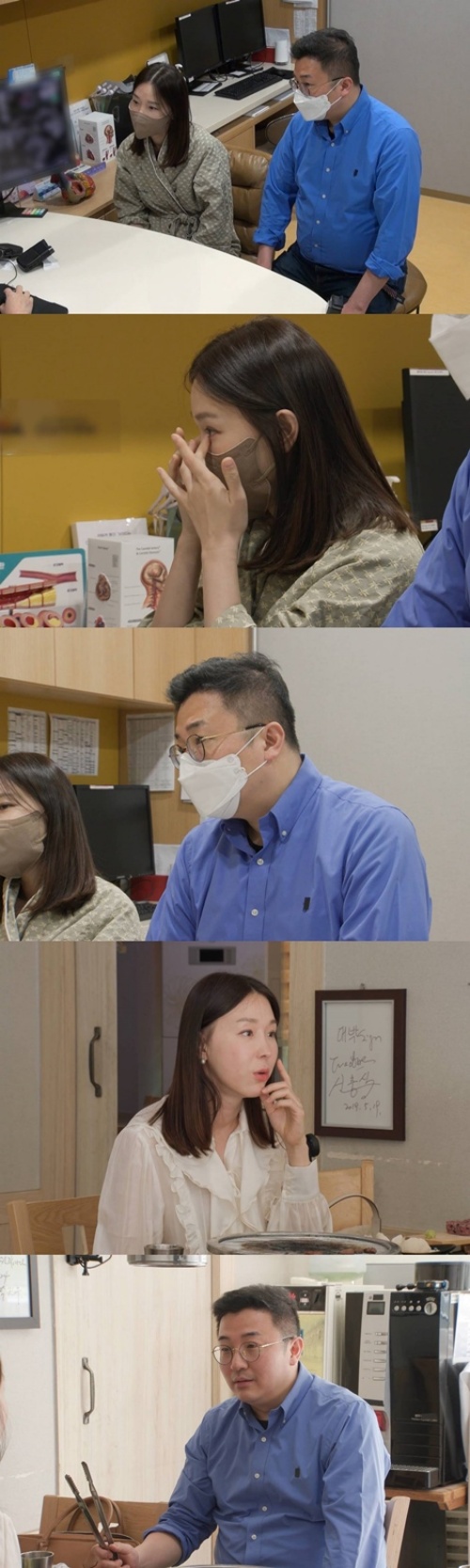 SBS Same Bed, Different Dreams 2: You Are My Dest - Youre My Destiny (hereinafter Youre My Destiny) Lee Ji-hye visits the hospital as a health red light.A shocking diagnosis has been made for Lee Ji-hye, who recently visited the hospital with her husband Moon Jae-wan due to health problems after childbirth.Lee Ji-hye, who seemed healthy, was in a dizzying situation where she did not breathe after giving birth.An unexpected disease was found in the test, and even the doctor made a diagnosis like Cheongcheon wall power that it was difficult to cure.Lee Ji-hye said, I am a mother of two children.Meanwhile, Lee Ji-hye Moon Jae-wan and his wife in the somber Danger had gone to the divorce Danger (?) after giving birth.The second emotional battle after childbirth grew out of control, and Lee Ji-hye said, Do not you like me?I also said that I did not like my brother. The studio is also serious, and What is this?It was even the situation that the husband of the innocent husband Moon Jae-wan made the first counterattack at Lee Ji-hyes words and embarrassed Lee Ji-hye.Moon Jae-wan, who always accepted 100% of Lee Ji-hyes story, said, I felt like Wife ignored me. Lee Ji-hye is said to have failed to talk to Moon Jae-wans story for the first time.The two can overcome this difficulty, and the story of Lee Ji-hye Moon Jae-wans roller coaster can be seen in You are my destiny which is broadcasted at 10 pm on the 2nd.You are my destiny.