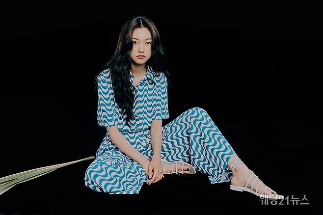사진 : 모조에스핀(MOJO.S.PHINE), 2022 리조트 캠페인 '스페셜 뮤즈 김도연' (사진제공 : 모조에스핀)