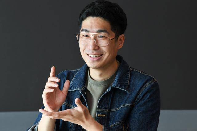 구독자 16만 유튜브 채널 '1분 뮤지컬'을 운영하는 크리에이터 권순용씨가 지난달 27일 서울 용산구 샌드박스네트워크 사무실에서 본보와 인터뷰하고 있다. 김하겸 인턴기자