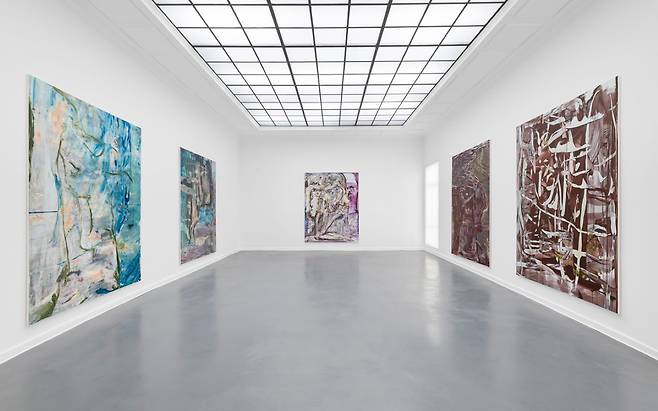 미술품 경매나 매매 전에는 항상 미술품 실물을 확인하기 위한 전시회가 열린다. 사진은 독일 베를린의 제타레 화랑에서 지난 4월 29일부터 열리고 있는 폴란드 작가 그레고르 글라이비츠의 전시회./제타레