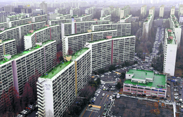 서울 시내의 구축 아파트 단지들의 모습. 이한결 기자
