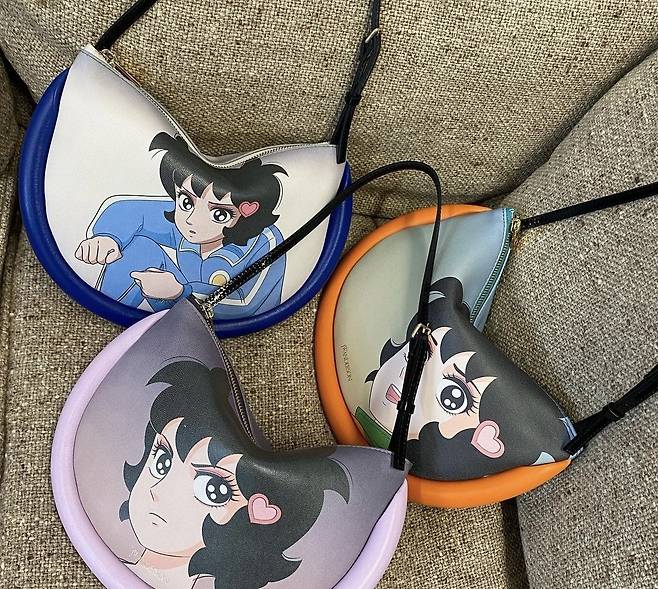 British fashion label JW Anderson’s 2022 fall-winter collection features bags inspired by Korean anime series “Run Hani.” (JW Anderson’s Instagram)