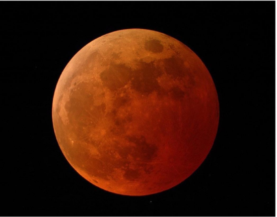 지구 그림자에 들어서 붉게 변한 달/ 사진=NASA