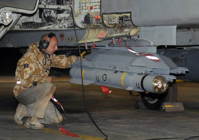 영국 공군 토네이도 전투기에 장착된 브림스톤 미사일. 사진=mbda-systems.com