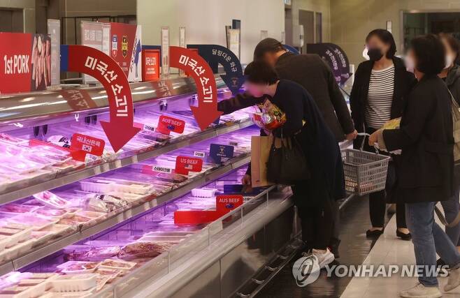 수입 쇠고기 가격 급등 서울 시내 한 대형마트[연합뉴스 자료사진]