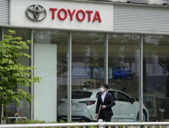 매출과 영업이익, 순이익 모두 지난해 역대 최대 실적을 낸 세계 최다 완성차메이커 도요타의 도쿄 한 매장<이미지출처:연합뉴스>