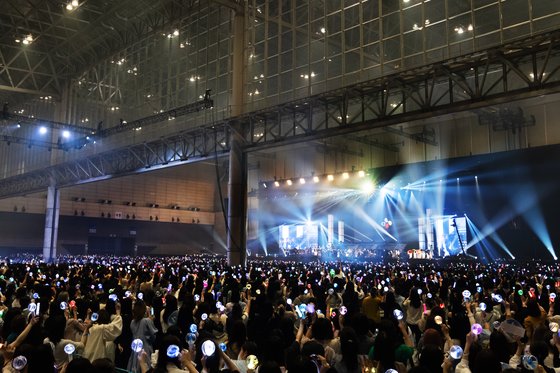 14일 일본 치바현 마쿠하리메세에서 열린 '케이콘(KCON)2022 프리미어 인 도쿄' 콘서트 현장. [CJ ENM 제공]