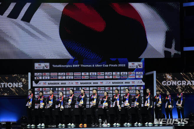 [방콕=AP/뉴시스]한국은 14일(한국시간) 태국 방콕에서 열린 2022 세계여자단체배드민턴선수권대회(우버컵) 결승에서 중국을 3-2로 꺾고 우승을 차지했다.