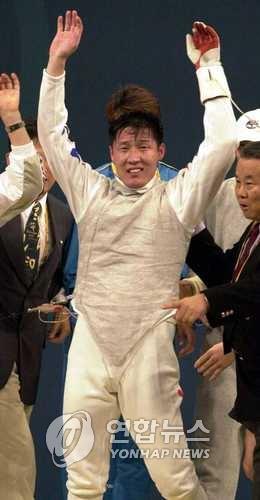 2000년 시드니 올림픽 금메달 당시 김영호 회장 [연합뉴스 자료사진]