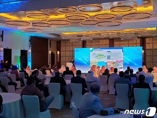 전라남도가 지난 16일 사우디아라비아에서 주최한 '한-사우디 수교 60주년 기념 한국 관광 로드쇼'에 참석해 관광설명회를 개최했다.(전남도 제공) 2022.5.18/뉴스1 © News1