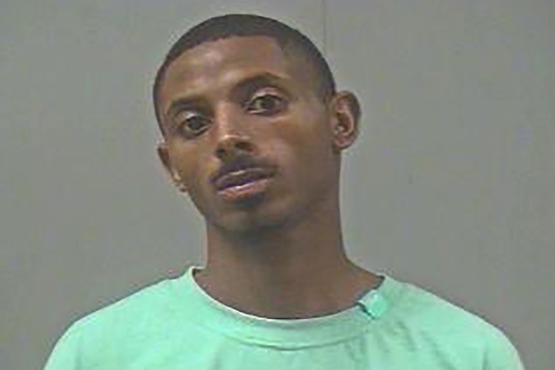 사건 일주일 만에 총격범 제러미 세런 스미스(36, 사진)를 체포한 댈러스 경찰은 치명적 무기를 사용한 가중폭행 등 3가지 혐의로 그를 기소했다./AP연합뉴스