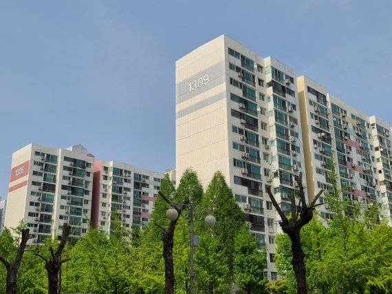 재건축 정밀안전진단 2차 적정성 검사를 검토 중인 서울 양천구 목동신시가지아파트 13단지 사진=김희수 기자