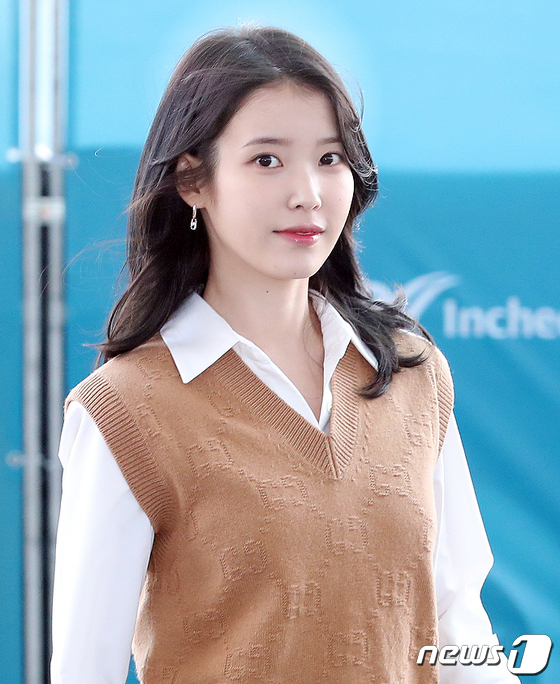 Incheon International Airport = Actor Lee Ji-eun (IU) is departing through the 75th Cannes International Film Festival and Incheon International Airport with the movie Broker on the morning of the 24th.2022.5.24