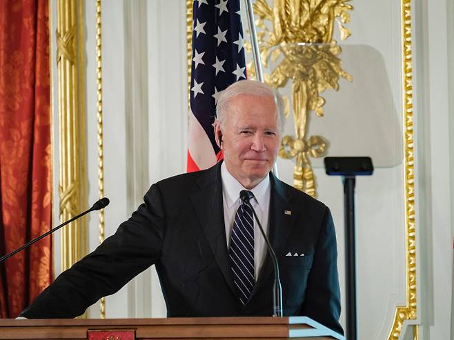 조 바이든 미국 대통령이 23일 도쿄에서 열린 미일정상회담 후 기자회견에서 회담 내용을 설명하고 있다. /EPA연합뉴스