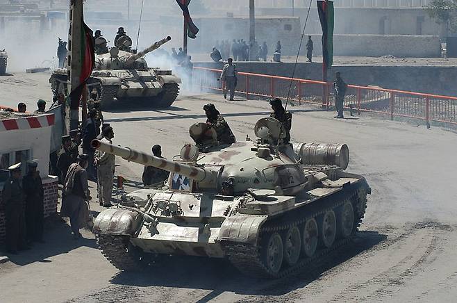 옛 아프가니스탄 정부군의 T-62 전차